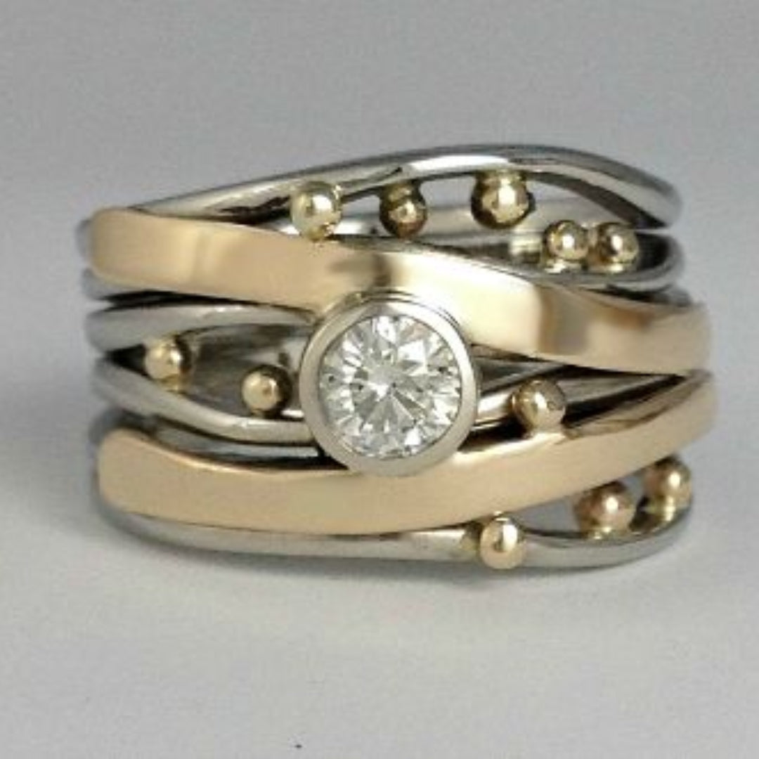 Gold Ring with Zirconia Inlay